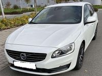 Gebraucht Volvo V60 150 PS (110 kW) 2016 Weiß Kombi