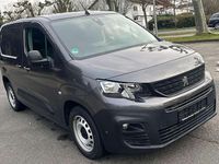Gebraucht Peugeot Partner 131 PS (96 kW) 2019 Lackierung platiniumgrau Van / Kleinbus