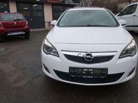 Gebraucht Opel Astra 165 PS (121 kW) 2012 Schneeweiss/summitwhite/arctic Kombi