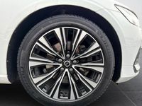 Gebraucht Volvo V60 Plus 197 PS (144 kW) 2022 Crystal white pearl Kombi