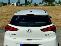 Gebraucht Hyundai i20 Trend 85 PS (62 kW) 2015 Weiß Limousine