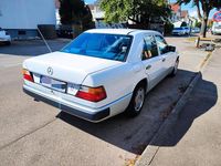 Gebraucht Mercedes E260 160 PS (117 kW) 1991 Weiß Limousine