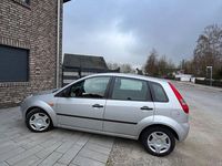 Gebraucht Ford Fiesta 69 PS (50 kW) 2004 Grau Kleinwagen