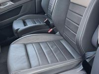 Second-hand VW Multivan Style 204 CP (150 kW) 2022 Albastru Monovolum