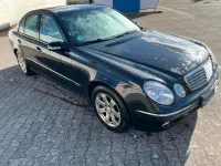 Gebraucht Mercedes E220 150 PS (110 kW) 2004 Schwarz Limousine