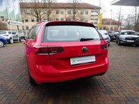 Gebraucht VW Passat 122 PS (89 kW) 2023 Rot Kombi