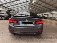 Gebraucht BMW 320 Sport Line 184 PS (135 kW) 2012 Grau Limousine