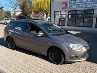 Używany Ford Focus SYNC Edition 125 KM (91 kW) 2014 Brązowy Sedan/Limuzyna
