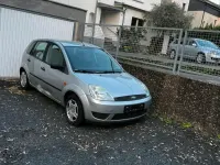 Gebraucht Ford Fiesta 59 PS (43 kW) 2005 Grau Kleinwagen