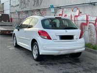 Gebraucht Peugeot 207 Forever 95 PS (69 kW) 2012 Weiß Kleinwagen