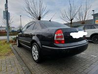 Usado Skoda Superb 149 HP (109 kW) 2007 Preto Sedan