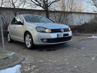 Gebraucht VW Golf VI 105 PS (77 kW) 2012 Grau Kleinwagen