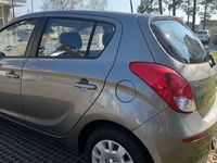 Gebraucht Hyundai i20 Classic 86 PS (63 kW) 2012 Grau Kleinwagen