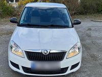 Gebraucht Skoda Fabia Active 60 PS (44 kW) 2014 Weiß Kleinwagen