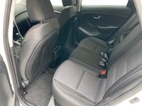 gebraucht Hyundai i30 1.4 / weiß / Checkheft /Neue Bremsen