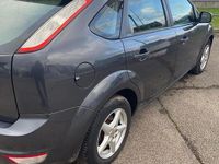 Gebraucht Ford Focus 100 PS (73 kW) 2008 Grau Limousine