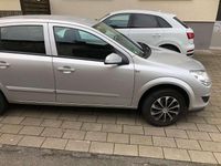 Gebraucht Opel Astra Innovation 116 PS (85 kW) 2008 Silber Limousine