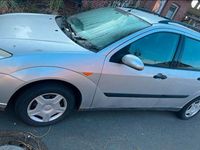 Gebraucht Ford Focus Trend 101 PS (74 kW) 2004 Grau Limousine