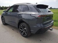 Neu VW Tiguan R-line 193 PS (141 kW) 2025 Delfingrau metallic SUV