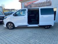 Neu Peugeot Traveller Allure 177 PS (130 kW) 2025 Kaparigrün + schwarzmetallic Van / Kleinbus