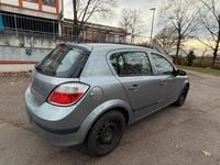 Używany Opel Astra 90 KM (66 kW) 2004 Sedan/Limuzyna
