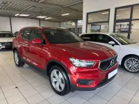 Gebraucht Volvo XC40 Momentum 129 PS (94 kW) 2022 Fusion red / metallic SUV