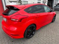 Gebraucht Ford Focus ST-Line 182 PS (133 kW) 2017 Rot Kleinwagen
