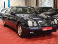Gebraucht Mercedes E220 Classic 143 PS (105 kW) 2000 Blau Limousine