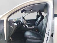 Gebraucht Mercedes GLC300e 150 PS (110 kW) 2023 Unilack polarweiß Limousine
