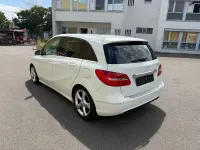 Gebraucht Mercedes B180 122 PS (89 kW) 2014 Weiß Kleinwagen