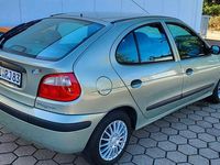 Gebraucht Renault Mégane 95 PS (69 kW) 2001 Silber Limousine