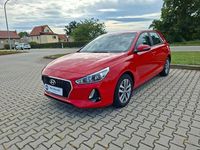 Gebraucht Hyundai i30 Trend 110 PS (80 kW) 2018 Rot Limousine