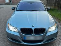 Gebraucht BMW 330 245 PS (180 kW) 2010 Blau Limousine
