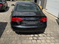 Gebraucht Audi A4 Attraction 120 PS (88 kW) 2011 Schwarz Limousine