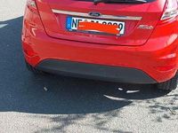 Gebraucht Ford Fiesta Titanium 82 PS (60 kW) 2010 Rot Kleinwagen