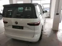 Gebraucht VW Multivan Life 150 PS (110 kW) 2023 Candyweiß Van / Kleinbus