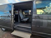 Gebraucht VW Transporter 150 PS (110 kW) 2016 Grau Van