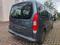 Gebraucht Peugeot TePee 110 PS (80 kW) 2012 Grau Kombi