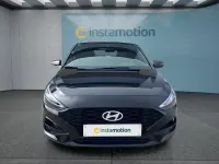 Gebraucht Hyundai i30 Advantage 101 PS (74 kW) 2024 Schwarz Kleinwagen
