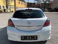 Gebraucht Opel Astra 90 PS (66 kW) 2009 Weiß Coupé