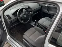 Używany VW Polo Basis 75 KM (55 kW) 2003 Srebrny Sedan/Limuzyna