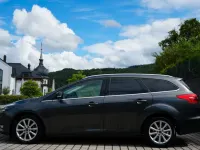 Gebraucht Ford Focus Titanium 125 PS (91 kW) 2017 Grau Kombi