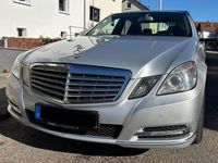 Gebraucht Mercedes E200 Elegance 136 PS (100 kW) 2011 Silber Limousine