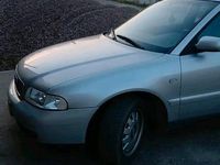 Usado Audi A4 101 CV (74 kW) 2000 Plateado Berlina