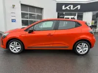 Gebraucht Renault Clio V Evolution 91 PS (66 kW) 2025 Valenciaorange (metallic) Limousine
