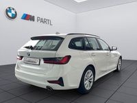 Gebraucht BMW 318 Advantage 150 PS (110 kW) 2022 Alpinweiß uni Kombi