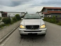Gebraucht Mercedes ML270 163 PS (119 kW) 2001 Silber SUV