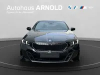 Neu BMW 550e M Sport 489 PS (359 kW) 2026 Black sapphire Limousine