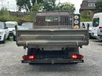 Gebraucht Mitsubishi Canter 150 PS (110 kW) 2019 Braun Van / Kleinbus