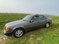 Gebraucht Mercedes 200 105 PS (77 kW) 1988 Schwarz Limousine